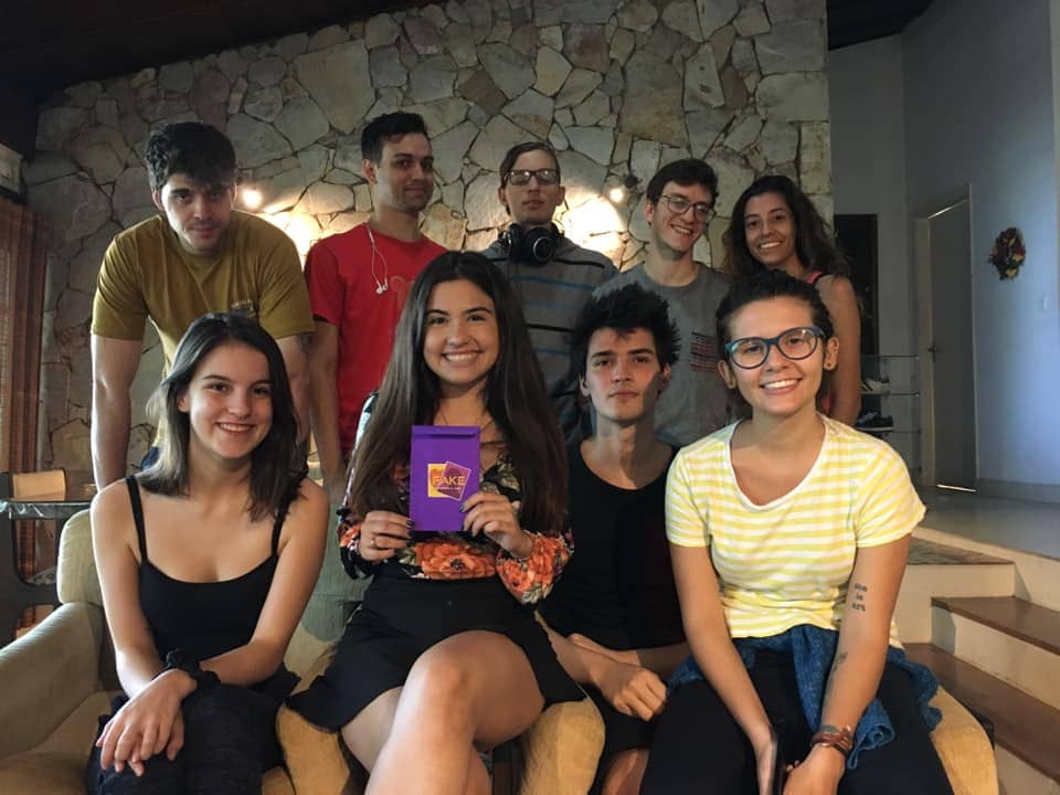 Encontro entre frente e trás das câmeras.